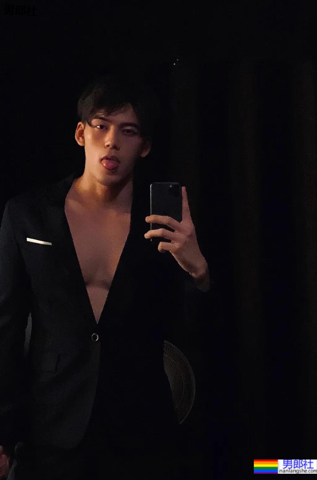 超帅大鼻子薄肌小狼狗 - 51虹马