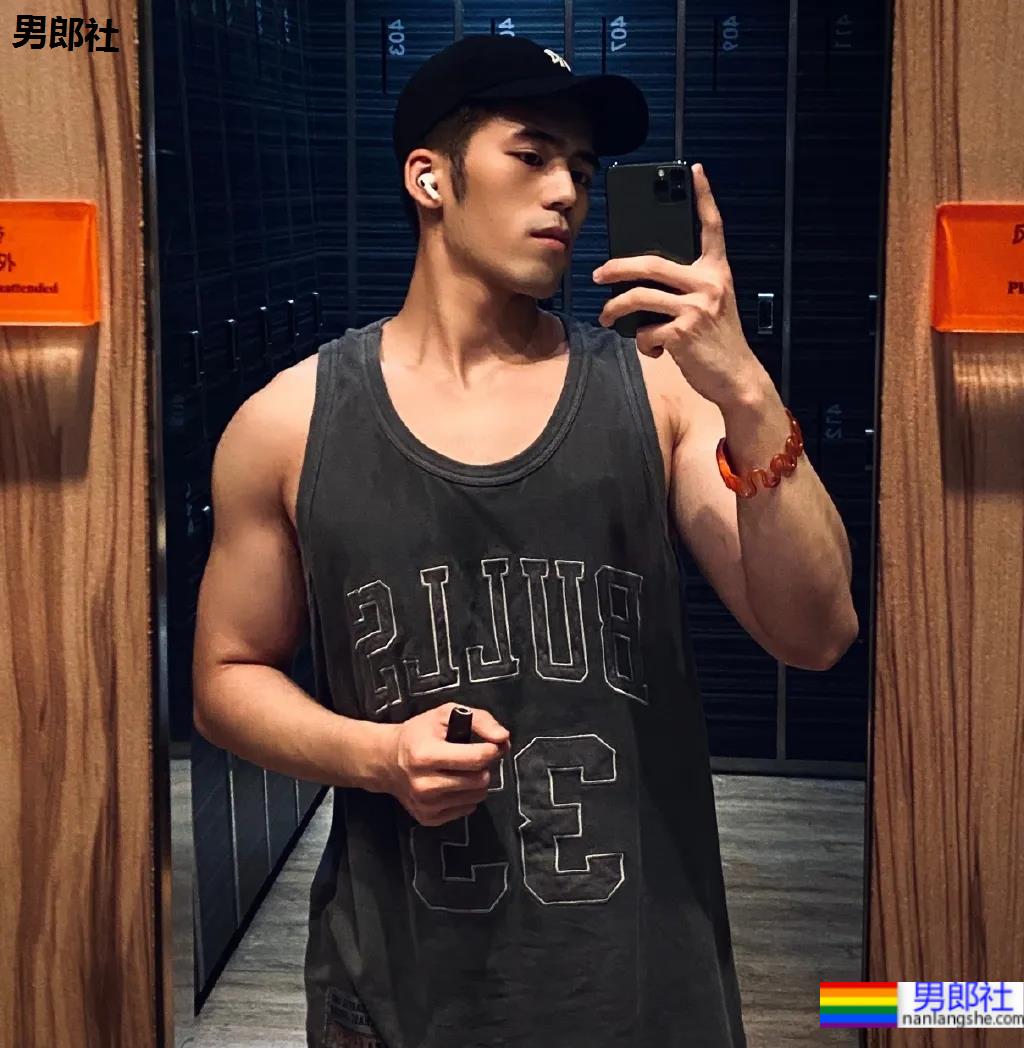 超帅大鼻子薄肌小狼狗 - 51虹马