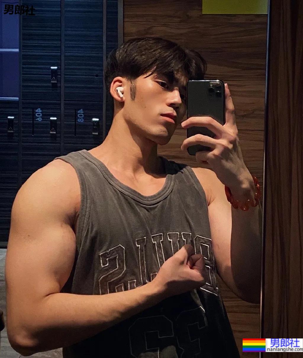 超帅大鼻子薄肌小狼狗 - 51虹马