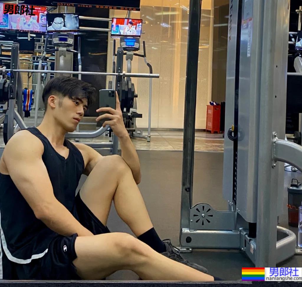 超帅大鼻子薄肌小狼狗 - 51虹马