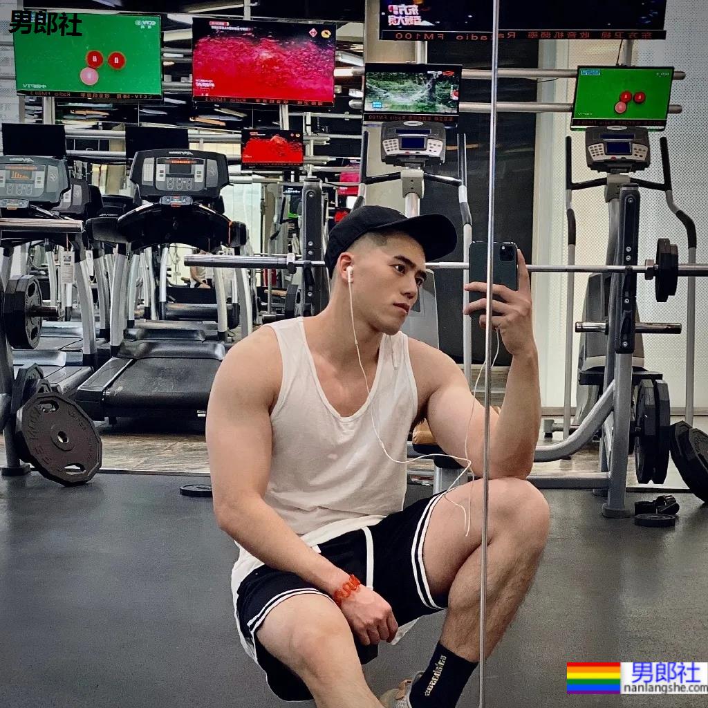 超帅大鼻子薄肌小狼狗 - 51虹马