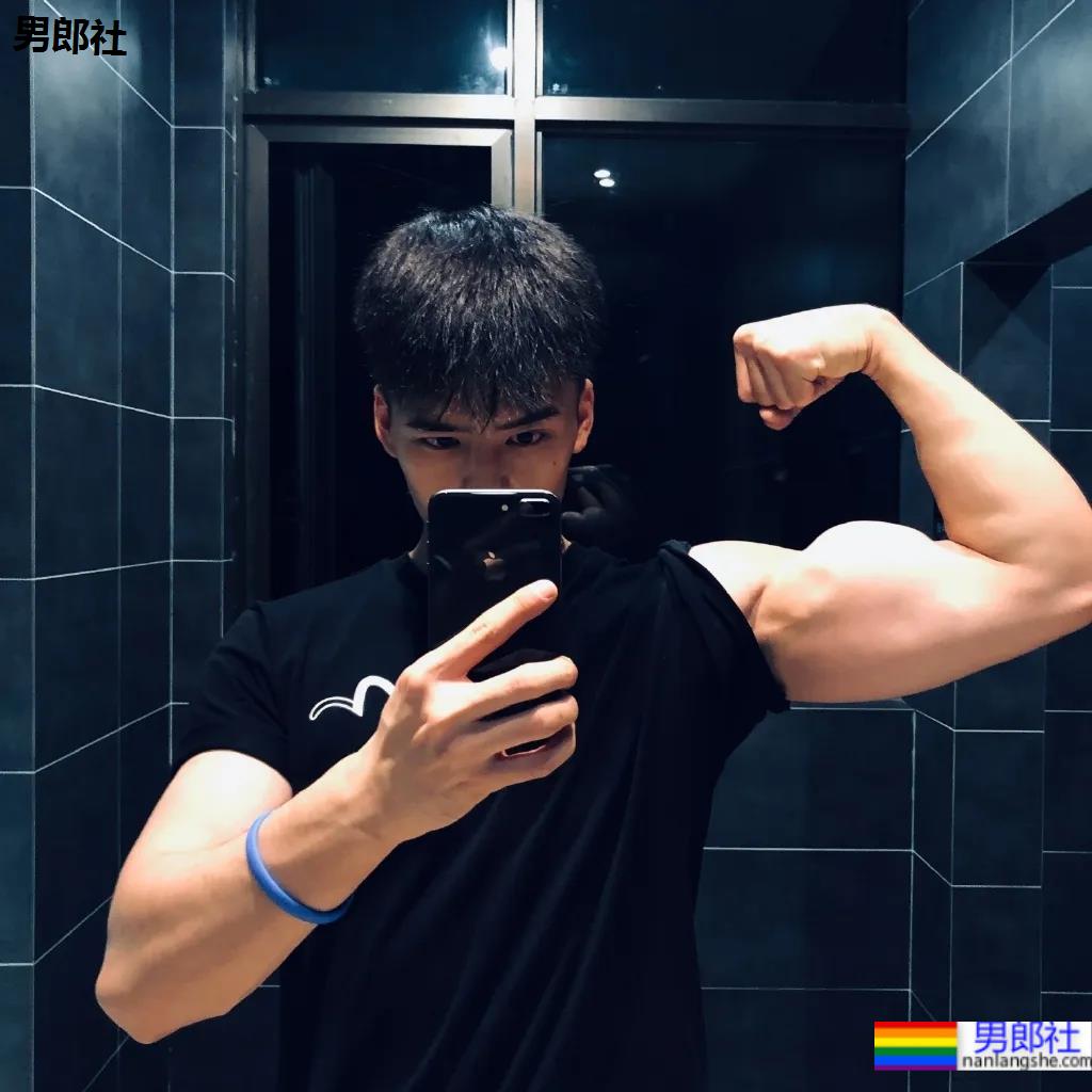 超帅大鼻子薄肌小狼狗 - 51虹马