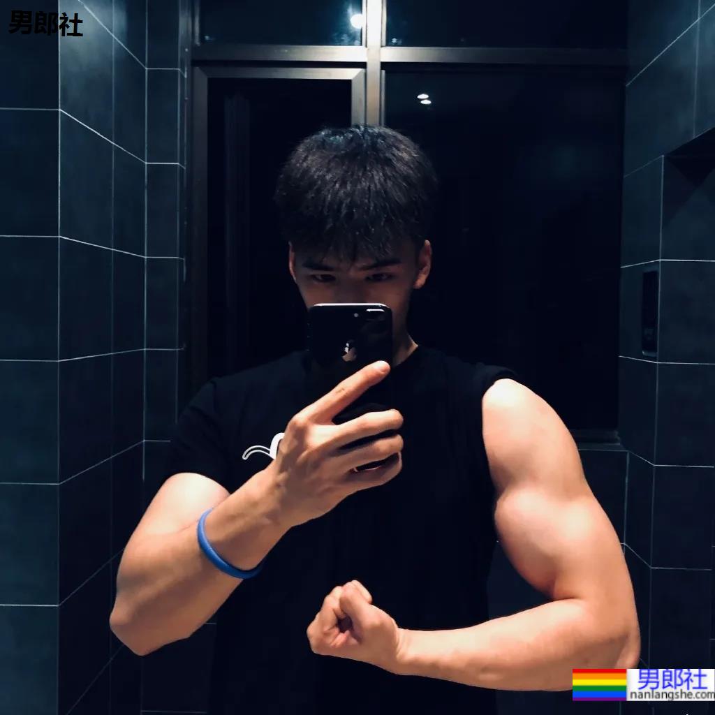 超帅大鼻子薄肌小狼狗 - 51虹马