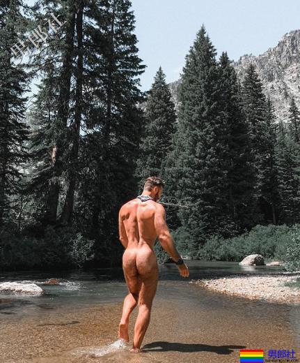 好久不见的「救世美臀」，你也成为他的信徒了吗？-51虹马