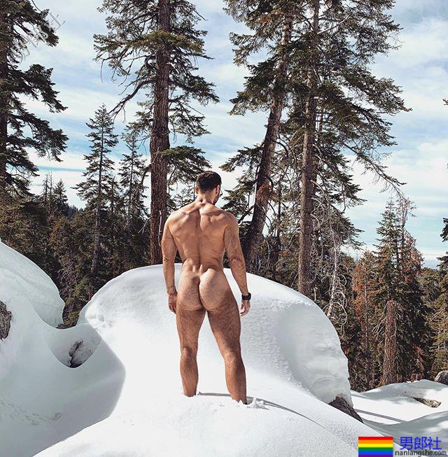 好久不见的「救世美臀」，你也成为他的信徒了吗？ - 51虹马