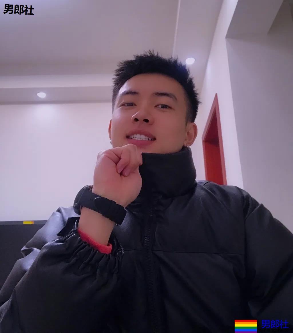 寸头腹肌体育生拍正装写真，这田径肌肉弟弟的腹肌真是绝了！ - 51虹马