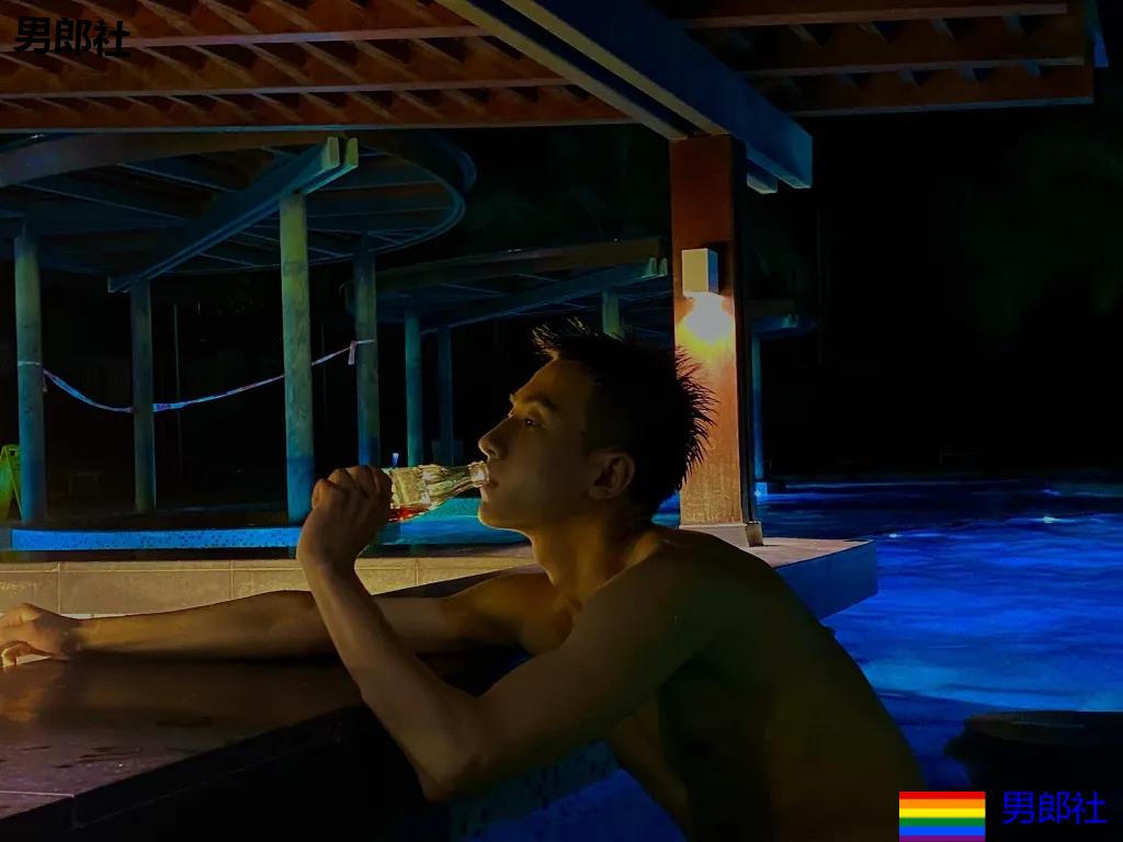 清爽干净的心动少年，这寸头和侧颜也太好看了吧！ - 51虹马