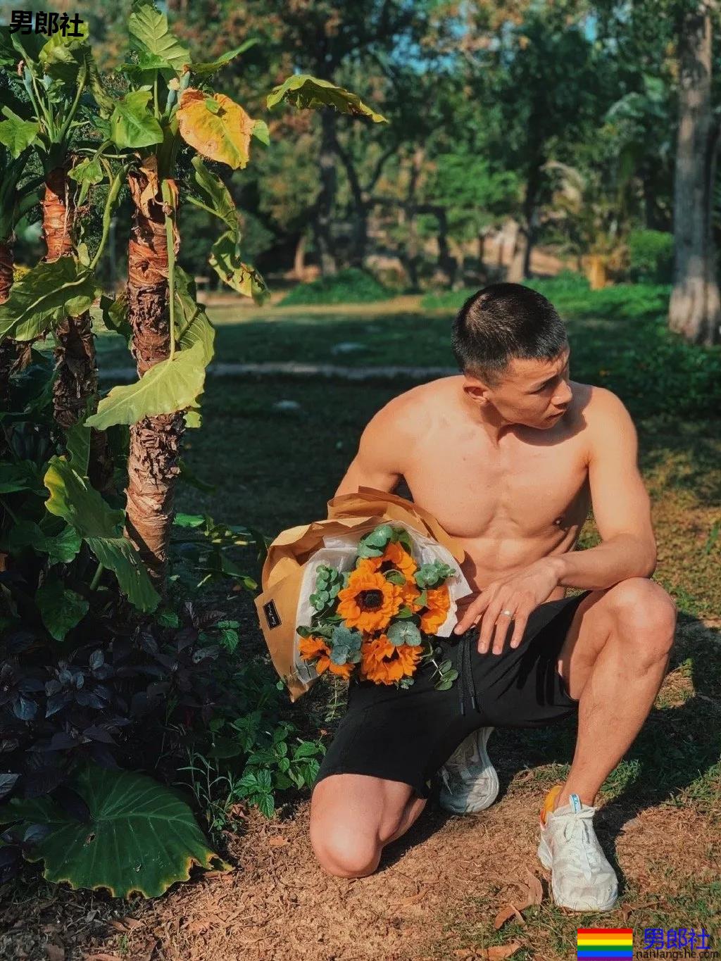 寸头痞帅腹肌网红博主 - 51虹马