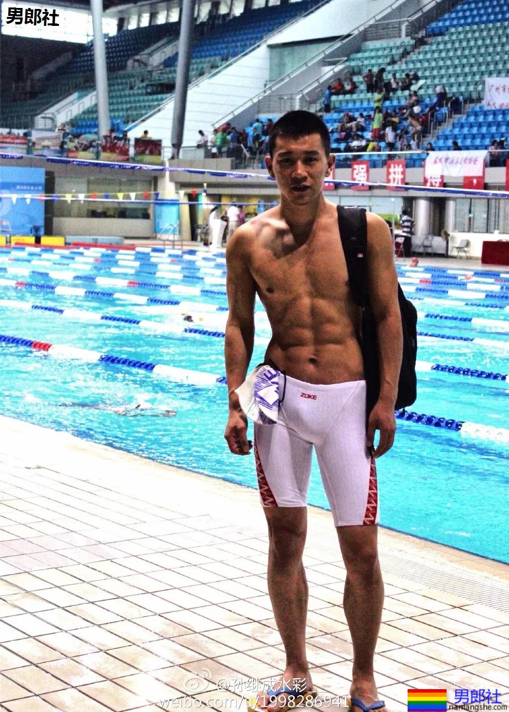 寸头痞帅腹肌网红博主 - 51虹马