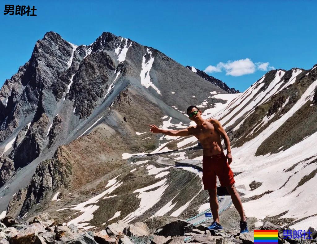 寸头痞帅腹肌网红博主 - 51虹马