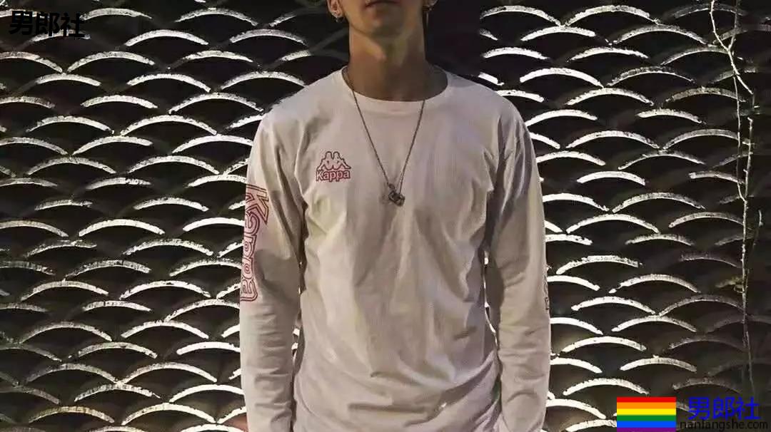 做一个倔强又甘于平庸的gay，挺好 - 51虹马