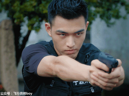 千万人点赞的“警队吴亦凡”有多帅?警校毕业生姚凌浩火了 - 51虹马 千万人点赞的“警队吴亦凡”有多帅?警校毕业生姚凌浩火了 - 51虹马