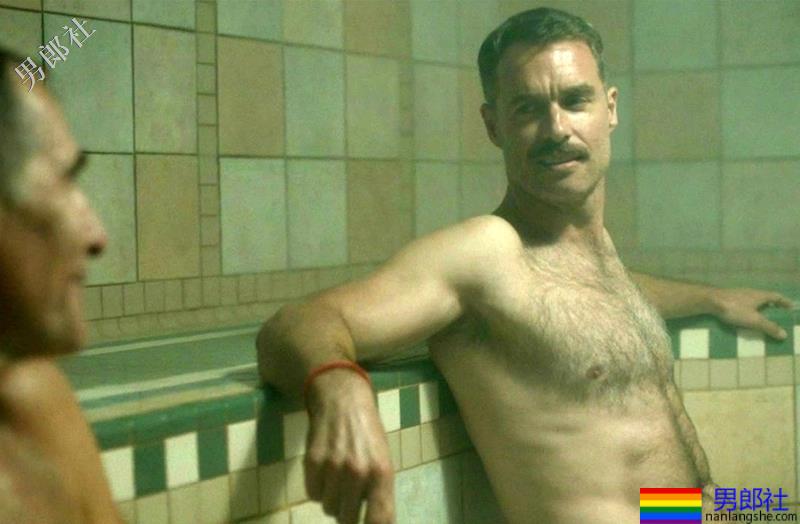 从正面全裸演到逼真床戏！10位抖内观众高潮欢愉的出柜欧美男演员 - 51虹马