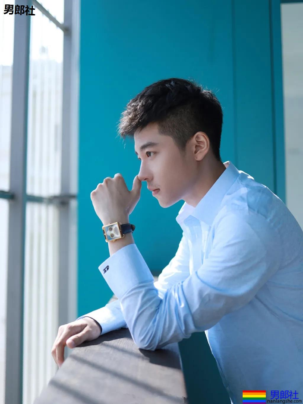 衬衫小哥的超帅侧颜，一分钟内就会爱上了他！-51虹马