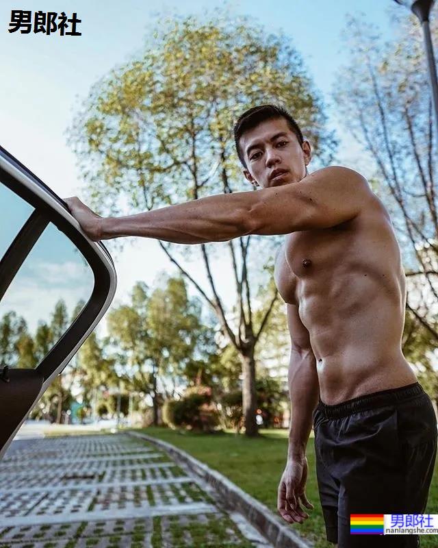 肌肉网红被酸是“拼单名媛”,硬怼网友:你拼一个给我看看! - 51虹马 肌肉网红被酸是“拼单名媛”,硬怼网友:你拼一个给我看看! - 51虹马