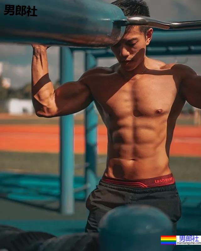 肌肉网红被酸是“拼单名媛”,硬怼网友:你拼一个给我看看! - 51虹马 肌肉网红被酸是“拼单名媛”,硬怼网友:你拼一个给我看看! - 51虹马