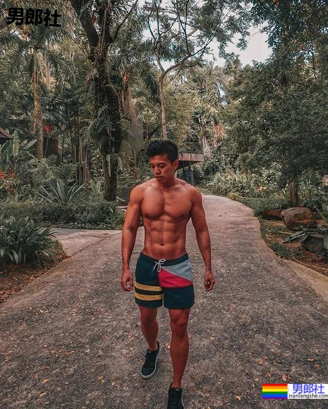 肌肉网红被酸是“拼单名媛”,硬怼网友:你拼一个给我看看! - 51虹马 肌肉网红被酸是“拼单名媛”,硬怼网友:你拼一个给我看看! - 51虹马