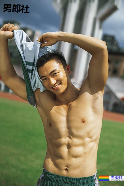 年下外表殊不知脱衣超有肉：高校毕业健身狂人水电工－尼克Nick - 51虹马