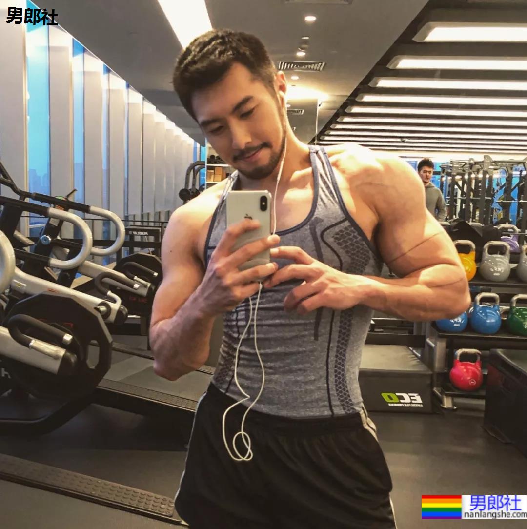 专访gogoboy：色情和低俗，肉体和欲望 - 51虹马