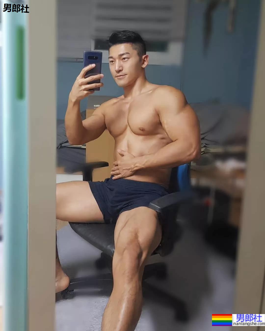 韩国服役兵哥哥，翘臀堪比美国队长！ - 51虹马