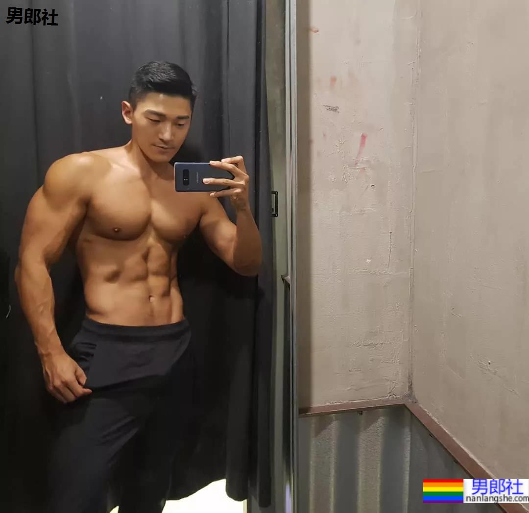 韩国服役兵哥哥，翘臀堪比美国队长！ - 51虹马