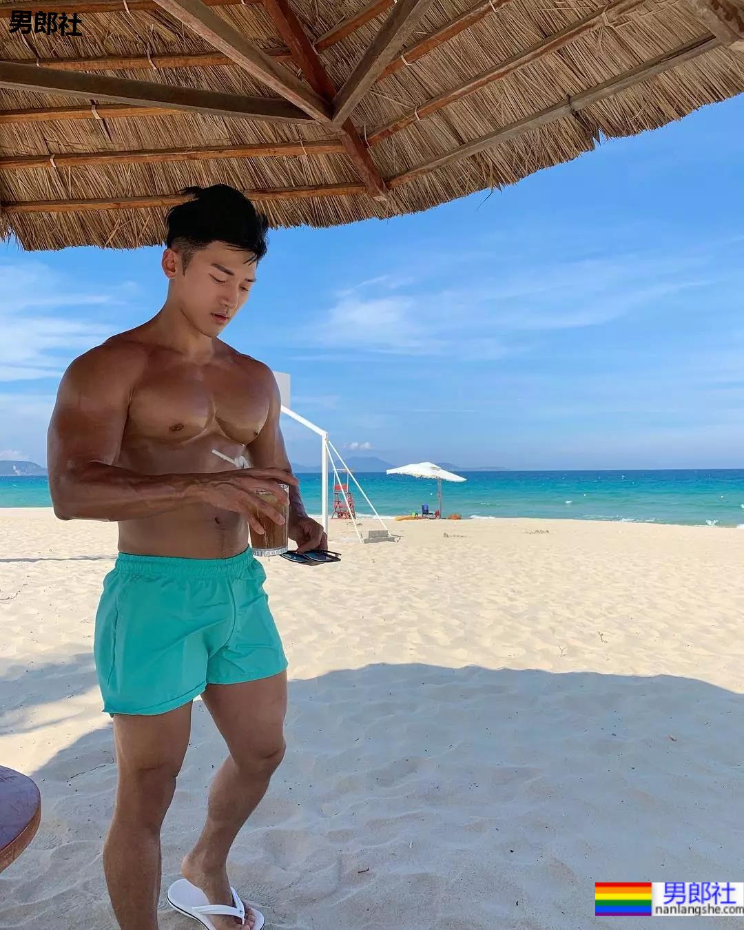 韩国服役兵哥哥，翘臀堪比美国队长！ - 51虹马