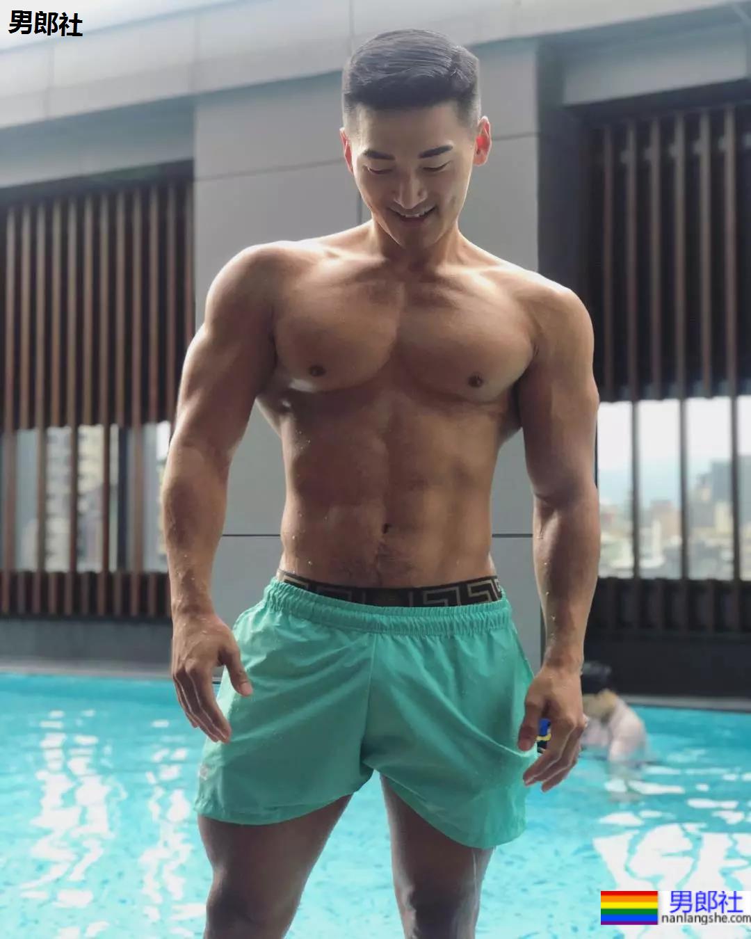 韩国服役兵哥哥，翘臀堪比美国队长！ - 51虹马