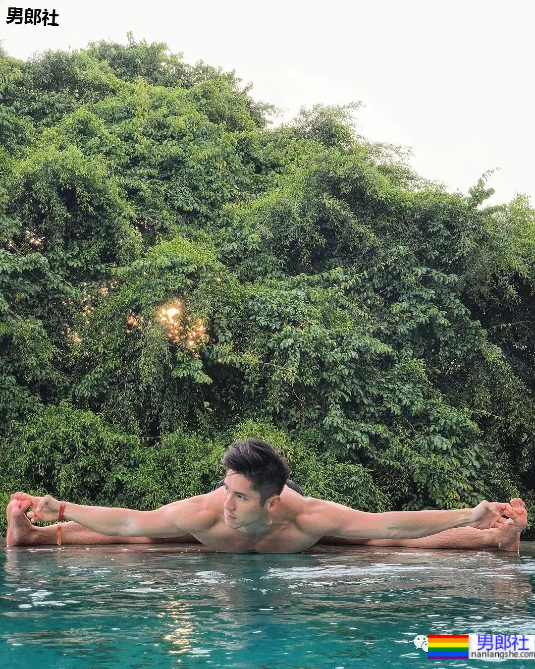 正装肌肉男成“瑜伽界王力宏”，这些高难度姿势太惊人了 - 51虹马