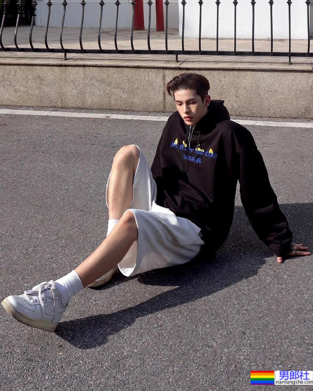 刷屏票圈的网红照小狼狗,你最馋谁? - 51虹马 刷屏票圈的网红照小狼狗,你最馋谁? - 51虹马