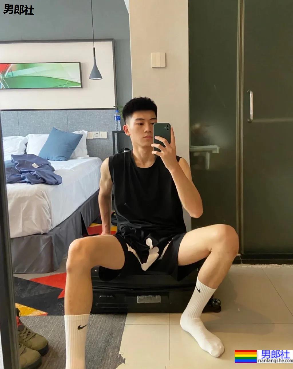 刷屏票圈的网红照小狼狗,你最馋谁? - 51虹马 刷屏票圈的网红照小狼狗,你最馋谁? - 51虹马