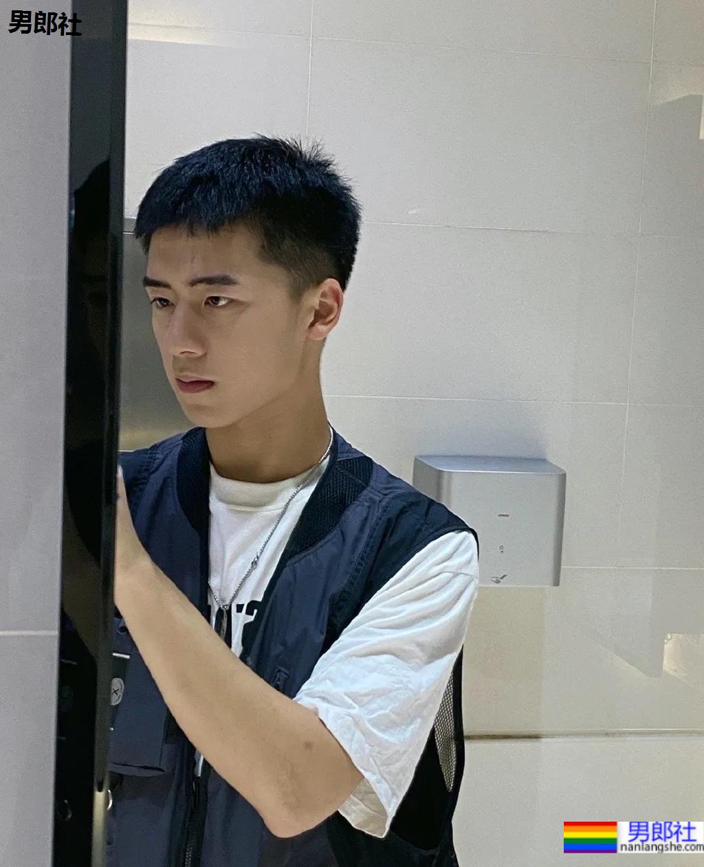 刷屏票圈的网红照小狼狗,你最馋谁? - 51虹马 刷屏票圈的网红照小狼狗,你最馋谁? - 51虹马