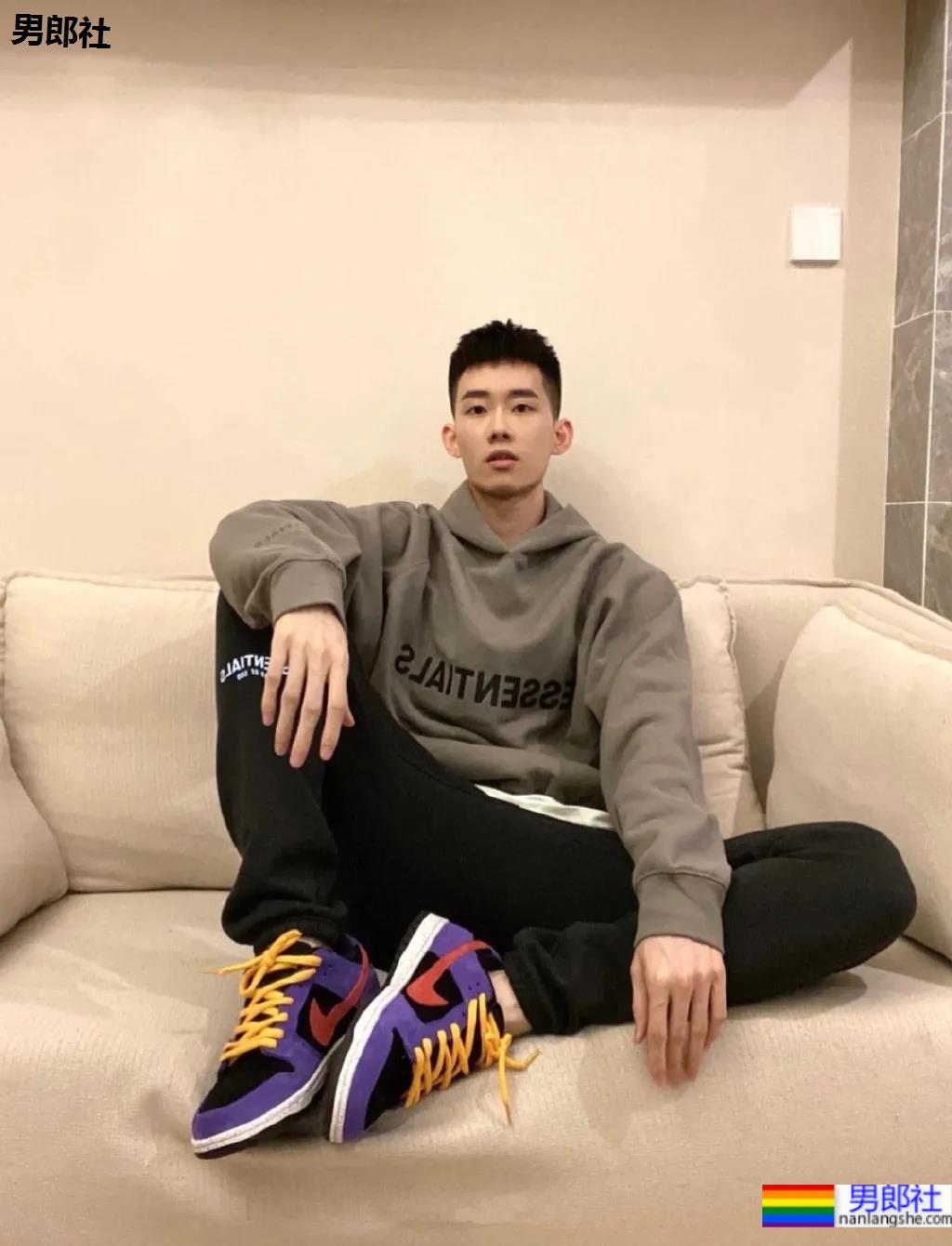 刷屏票圈的网红照小狼狗,你最馋谁? - 51虹马 刷屏票圈的网红照小狼狗,你最馋谁? - 51虹马