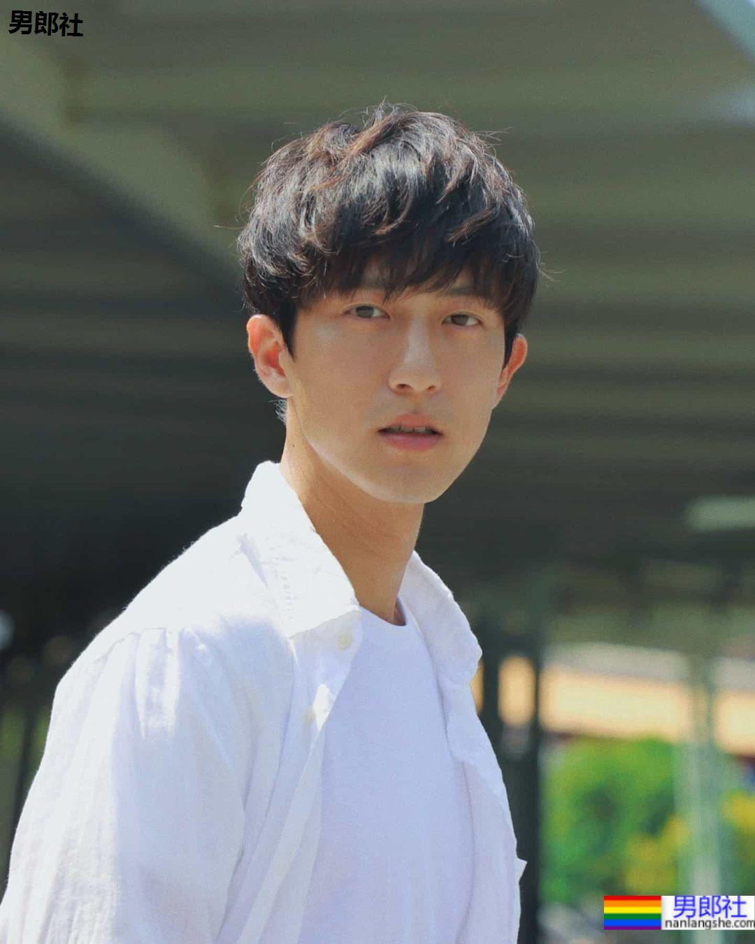 内外皆巨,手活也很重要!外冷内暖邱昊奇出演BL剧《馋上你》执擀面棍 - 51虹马 内外皆巨,手活也很重要!外冷内暖邱昊奇出演BL剧《馋上你》执擀面棍 - 51虹马