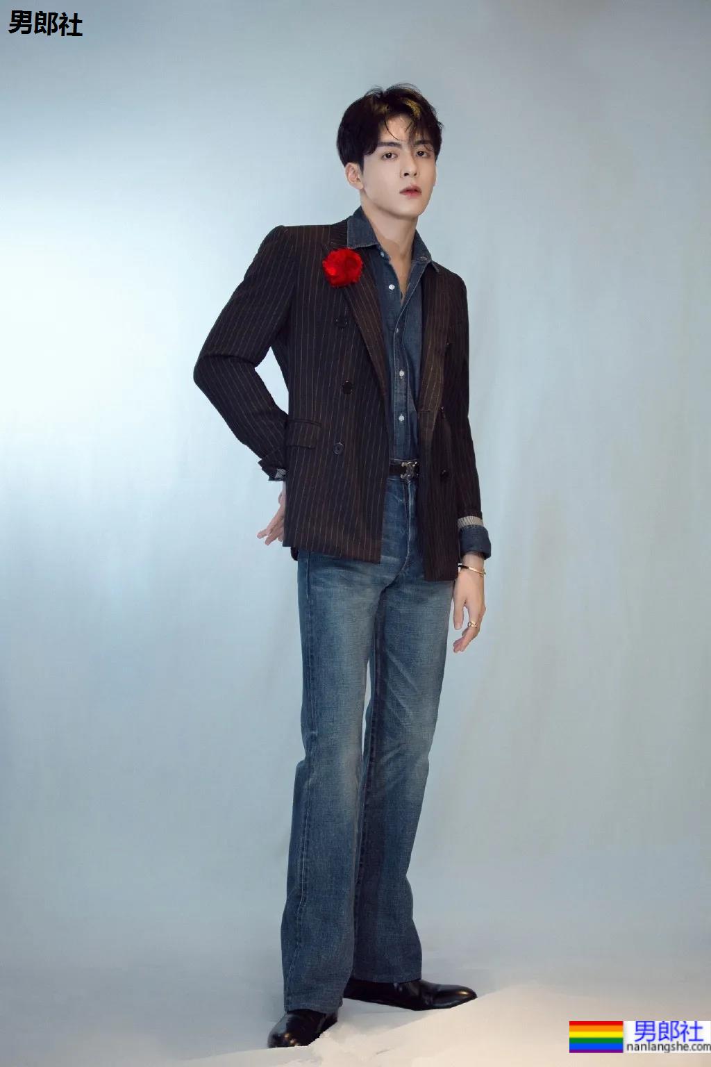 大眼小狼狗洗澡戏曝光！白嫩腹肌元气小哥，我太可了！ - 51虹马