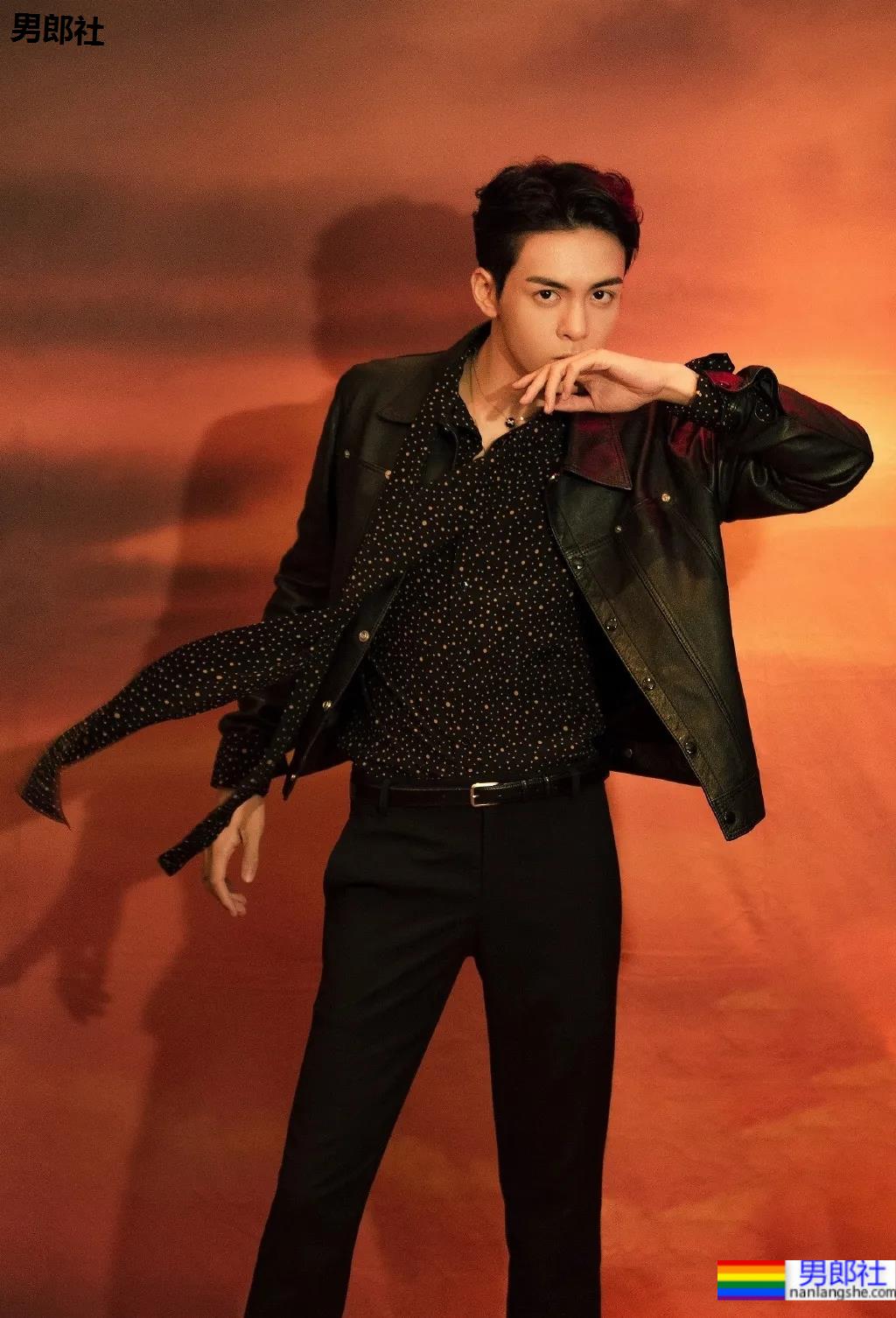 大眼小狼狗洗澡戏曝光！白嫩腹肌元气小哥，我太可了！ - 51虹马