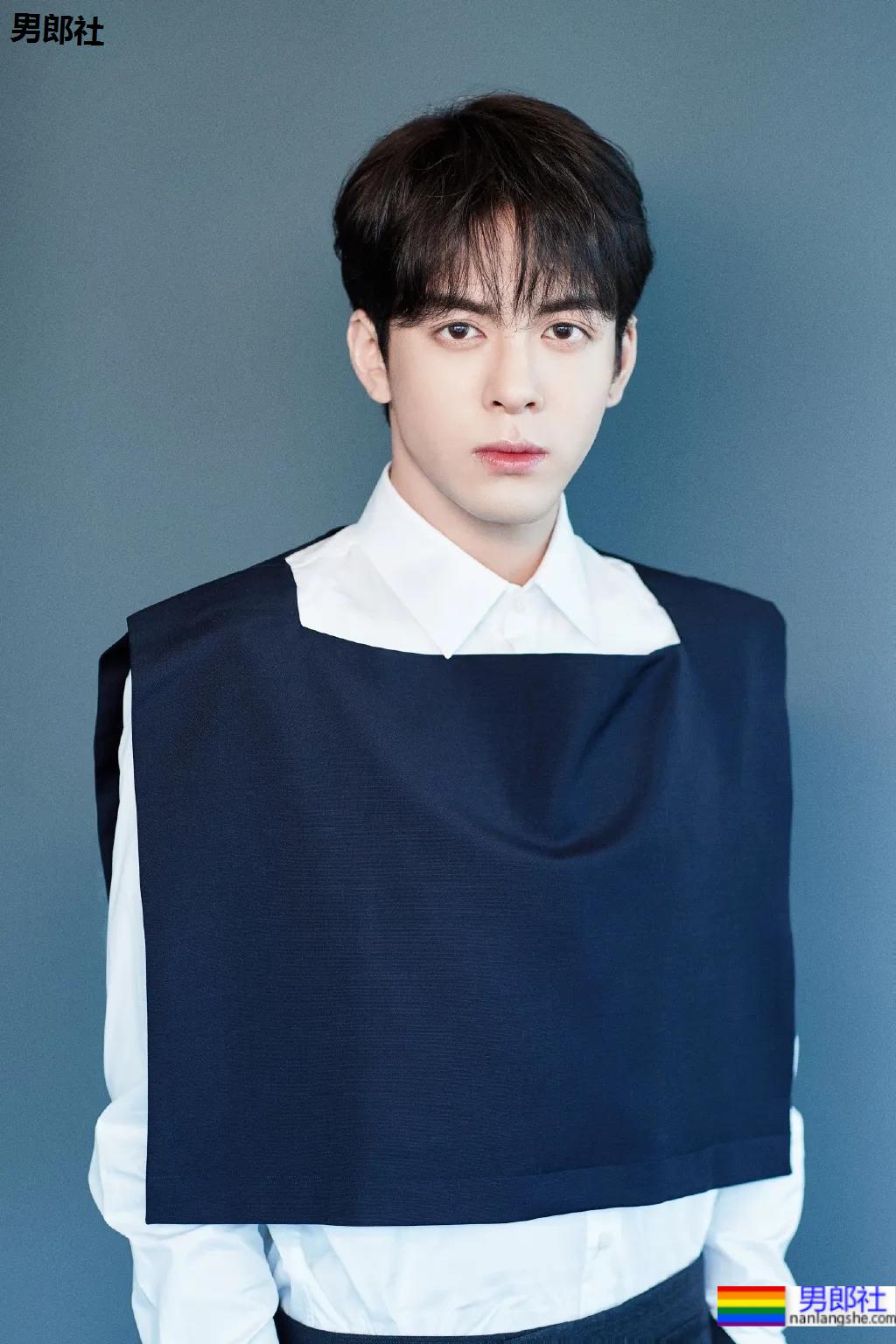 大眼小狼狗洗澡戏曝光！白嫩腹肌元气小哥，我太可了！ - 51虹马