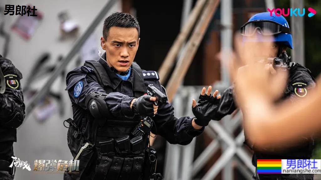 8位网红肌肉博主秀腹肌！腱子肉演员私教模特，你抵抗得了吗？ - 51虹马