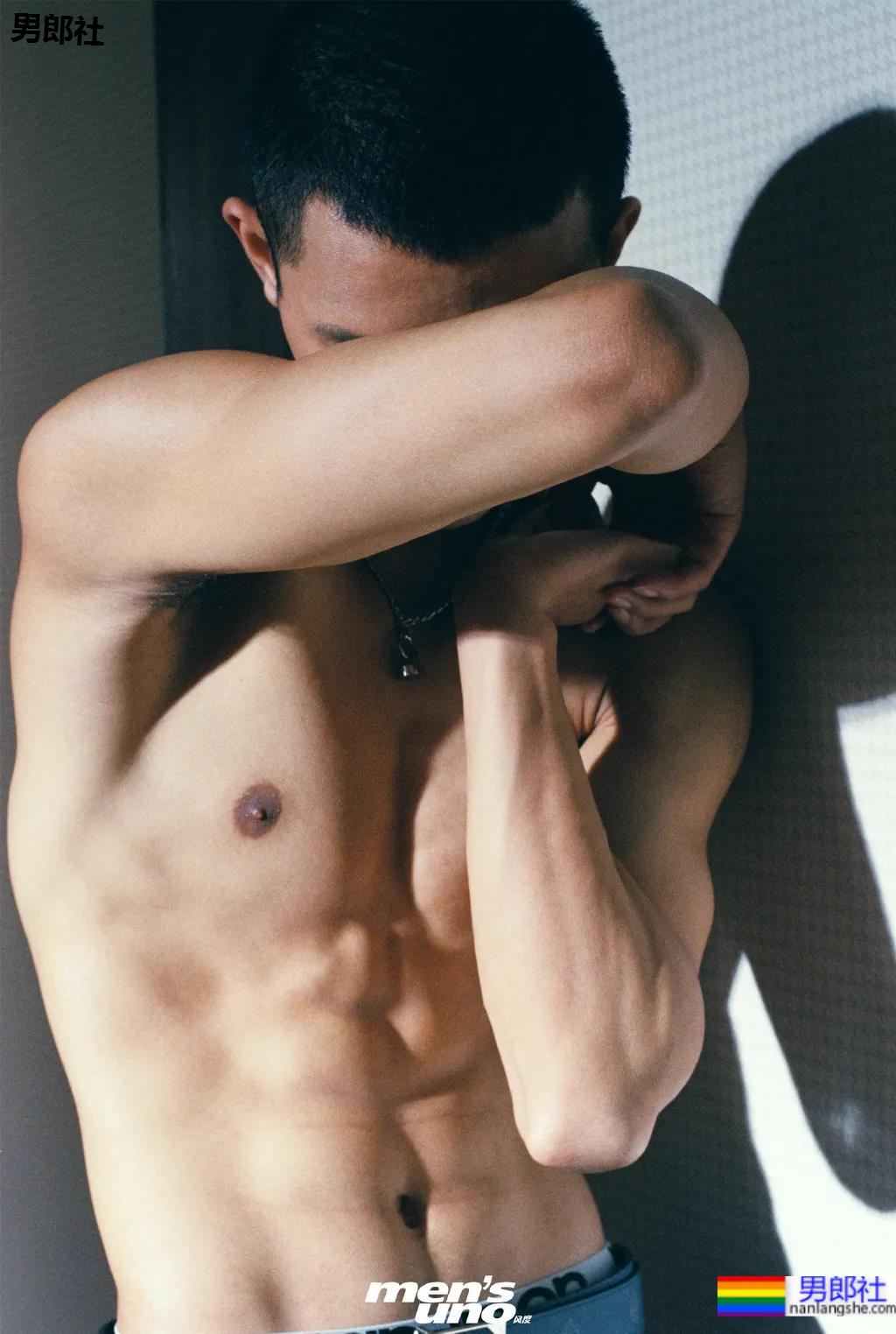 8位网红肌肉博主秀腹肌！腱子肉演员私教模特，你抵抗得了吗？ - 51虹马