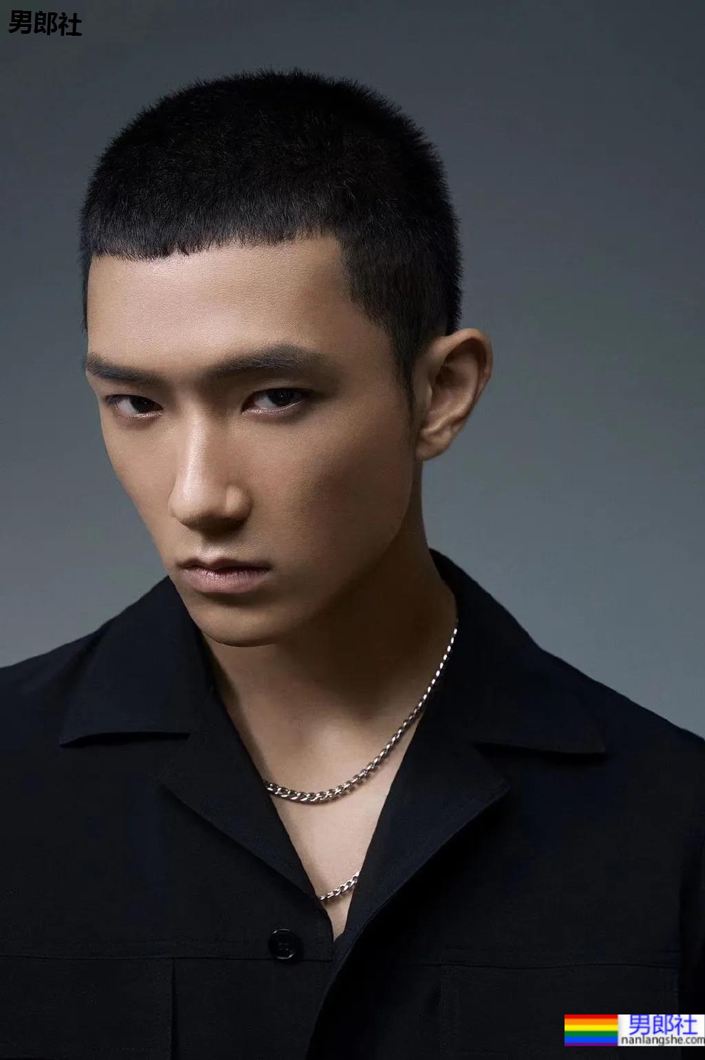 8位网红肌肉博主秀腹肌！腱子肉演员私教模特，你抵抗得了吗？ - 51虹马