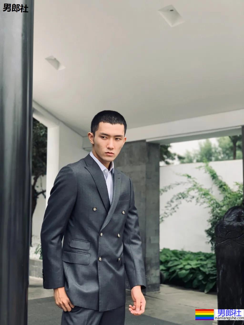 8位网红肌肉博主秀腹肌！腱子肉演员私教模特，你抵抗得了吗？ - 51虹马