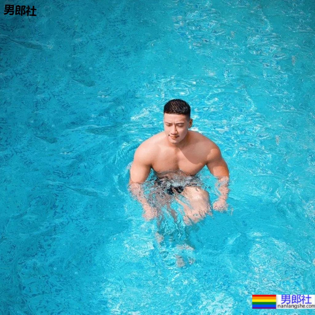 8位网红肌肉博主秀腹肌！腱子肉演员私教模特，你抵抗得了吗？ - 51虹马