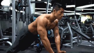 撑爆衣服的胸肌，才是男神们的门面！ - 51虹马