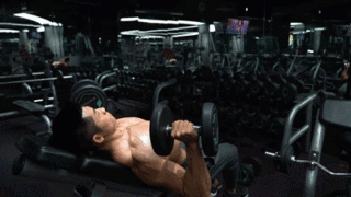 撑爆衣服的胸肌，才是男神们的门面！ - 51虹马