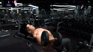 撑爆衣服的胸肌，才是男神们的门面！ - 51虹马