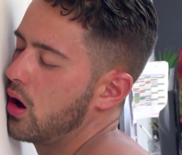 直男化身零号要女友戴上那话儿与自己办事，坦言：前所未有最爽感受-51虹马