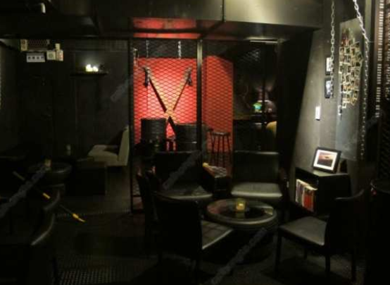 在柏林Neukölln，几乎每个同志夜店都有小黑屋-51虹马