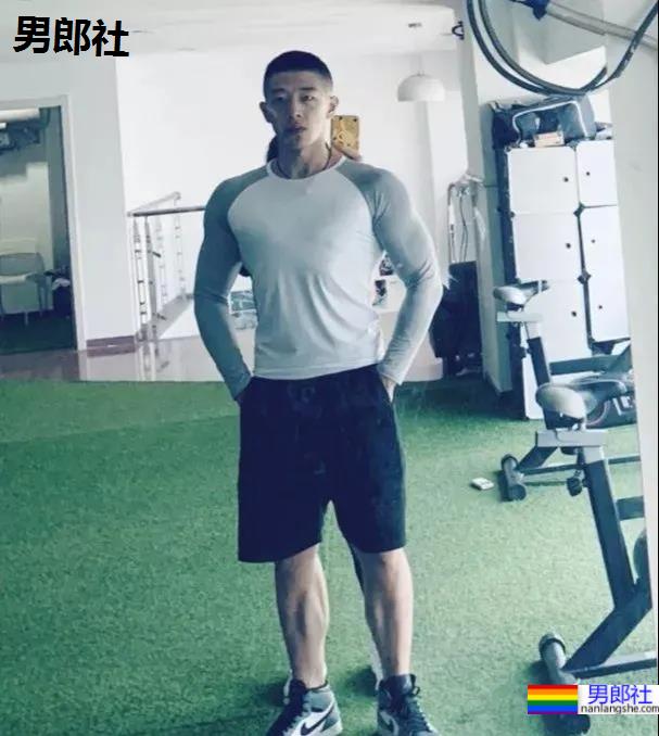 男生剃完寸头，也太帅太A了吧！ - 51虹马