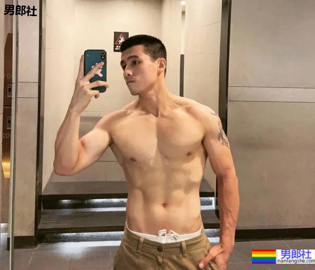 男生剃完寸头，也太帅太A了吧！ - 51虹马