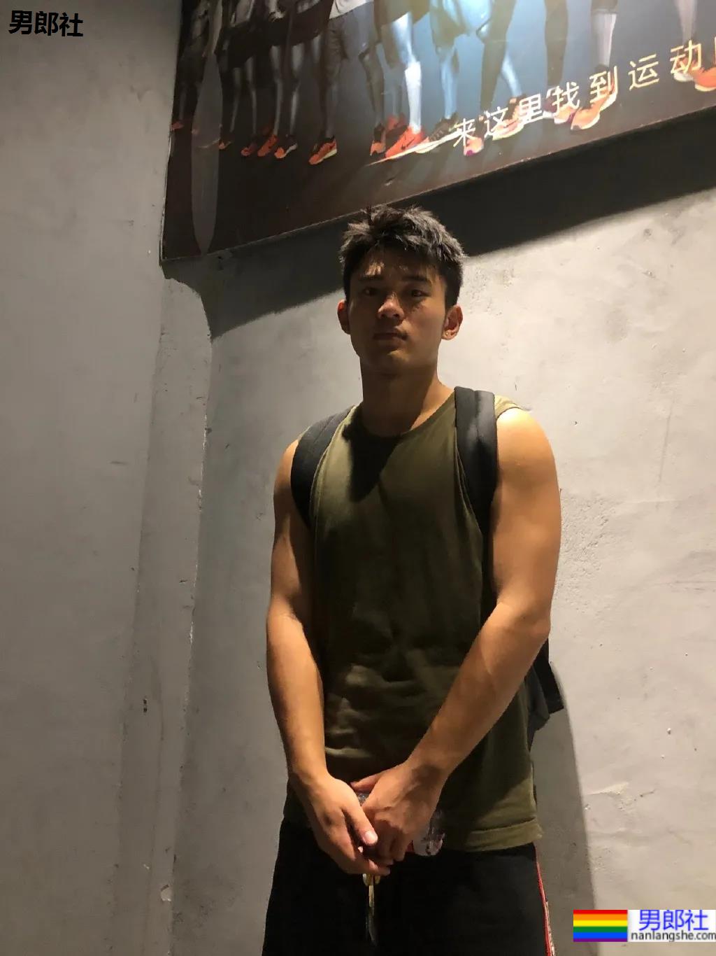 美院00后肌肉小狼狗,颜值超帅+荷尔蒙超A! - 51虹马 美院00后肌肉小狼狗,颜值超帅+荷尔蒙超A! - 51虹马