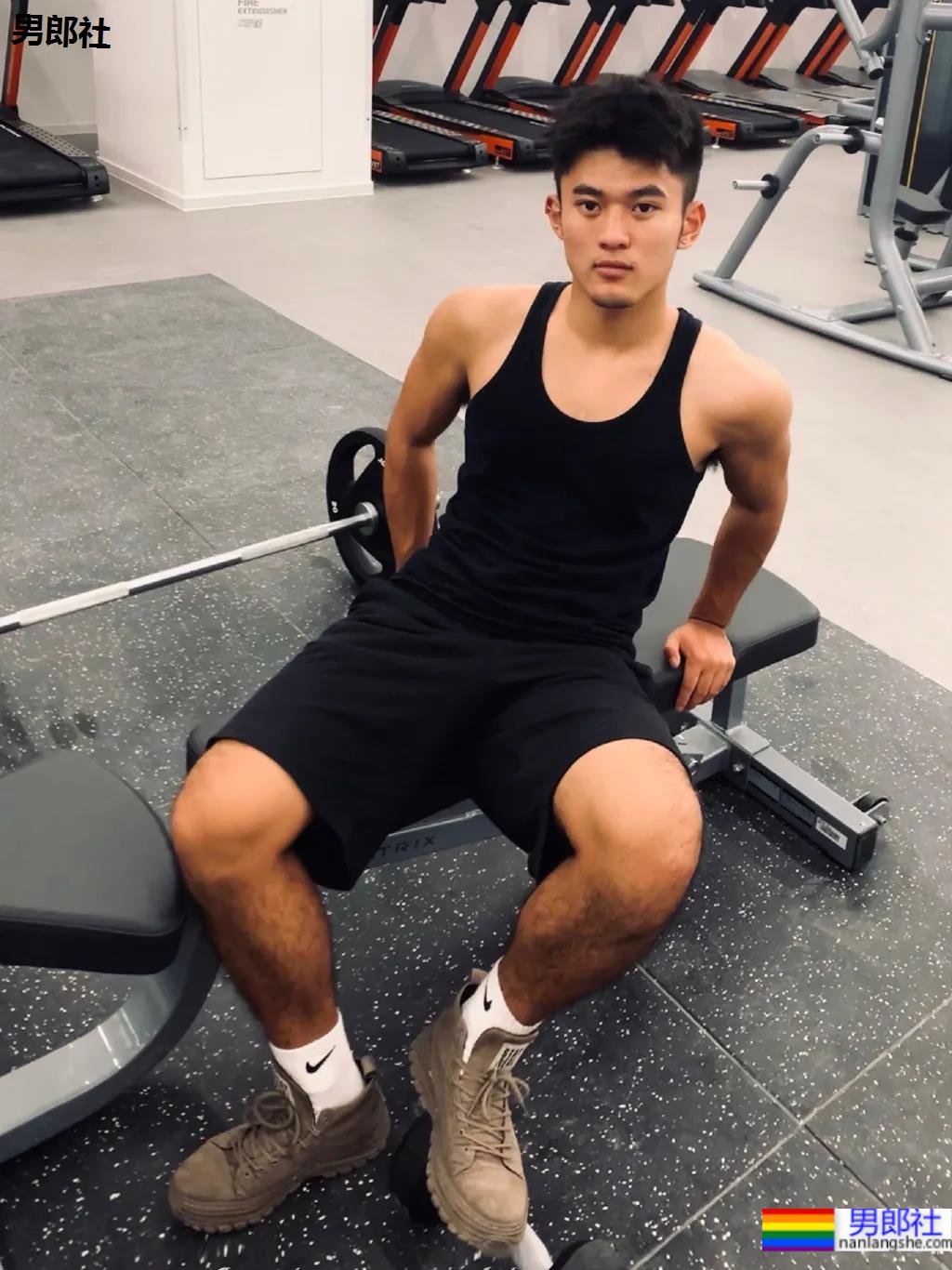 美院00后肌肉小狼狗,颜值超帅+荷尔蒙超A! - 51虹马 美院00后肌肉小狼狗,颜值超帅+荷尔蒙超A! - 51虹马